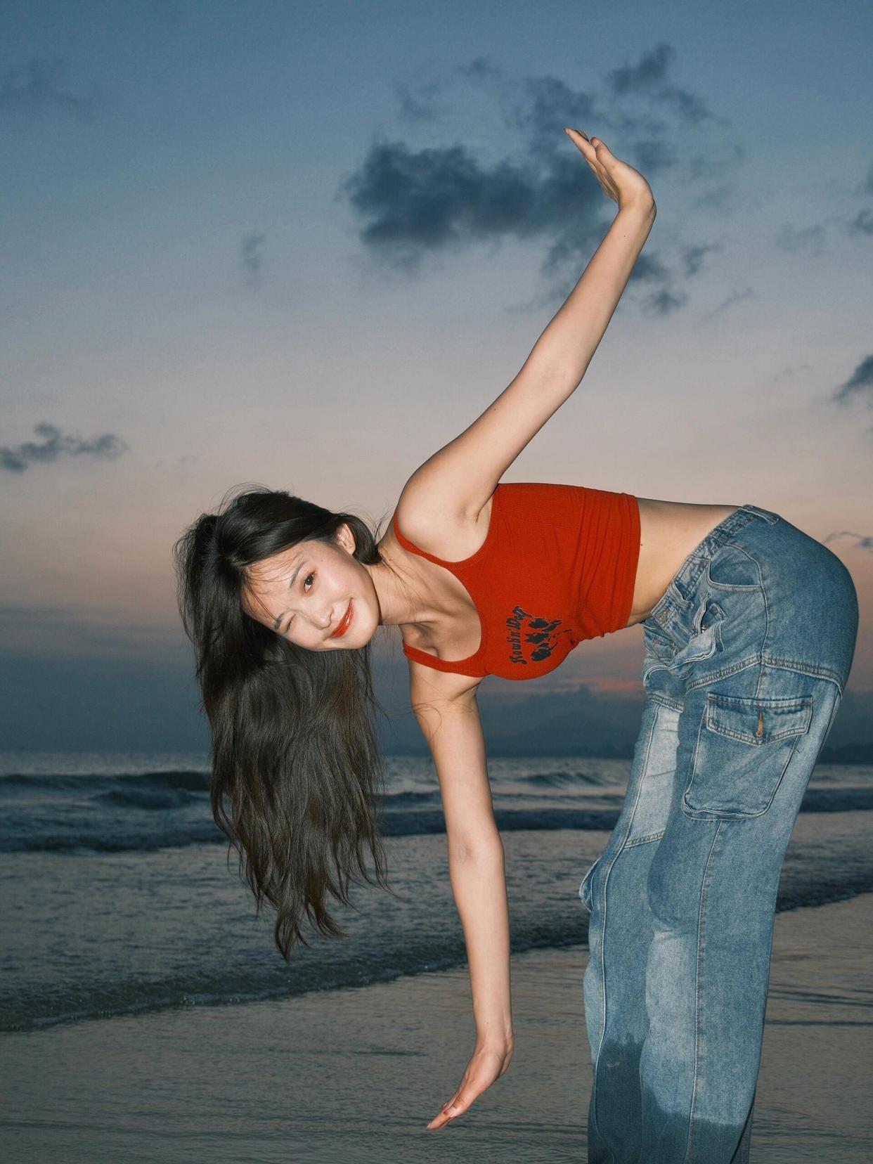 6d6b957cb7186d3fa13a0cc44d9c7950-1