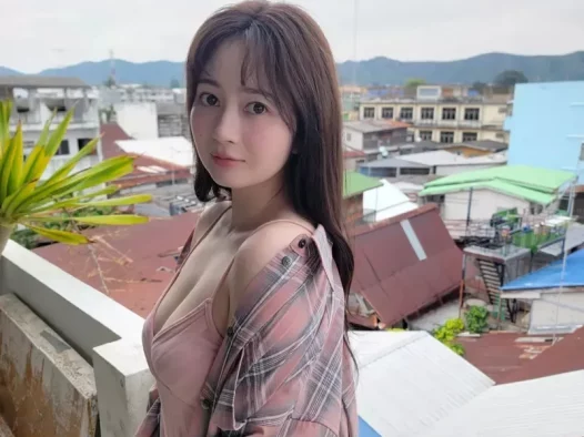 美肌天使《江笼裕奈》原偶像团体SKE48成员，单飞后近期释出第三本写真集「I DO Love」幕后花絮照片