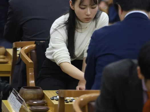日本媒体也沦陷！围棋女神三岛响一张无敌侧脸照掀起社群热议