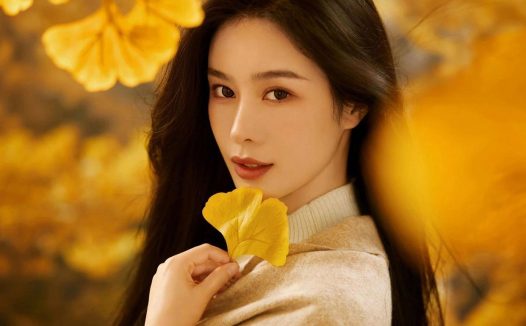 秋天银杏拍照,9个姿势,拍照优雅漂亮又高级,氛围感满满