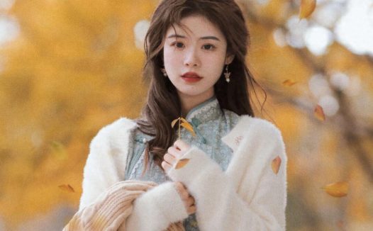 秋天树林拍照,8个姿势跟着学,优雅好看又有氛围感