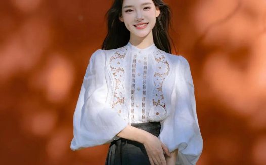 避开人群，红墙拍照美翻啦，试试这几个拍照姿势技巧吧