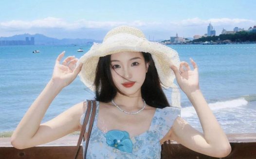 海边拍照，13个姿势跟着学，拍照自然好看，松弛感拉满