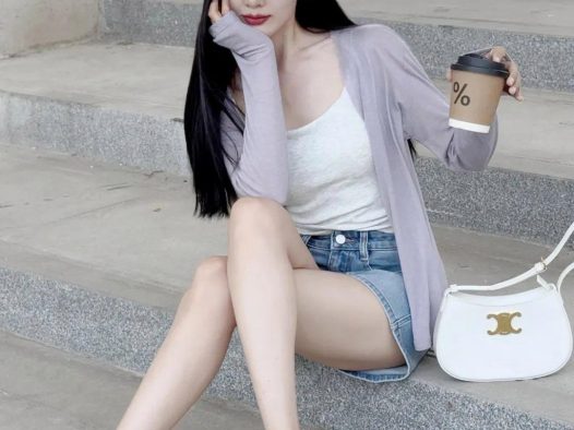 楼梯拍照，9个楼梯拍照姿势，自然显腿长，又好看又出片