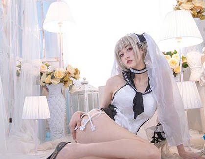 微博红人@uisa_零纱纱(冬马路纱) 12期写真合集下载