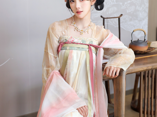 【美女写真】梨霜儿大尺度写真【唐装】【2G】